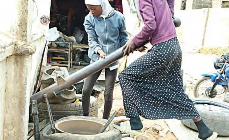 Nigeria: Ilorin sisters become unlikely vulcanisers after mother’s passing