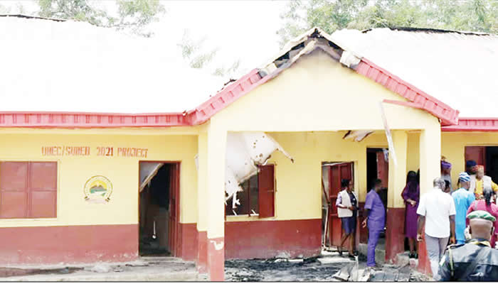 Nigeria: Thunderstorm sparks fire at Igbemo Primary School
