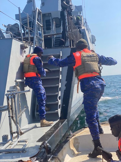 Point uncovers how 7 dismissed Navy officers secretly worked with criminal gangs