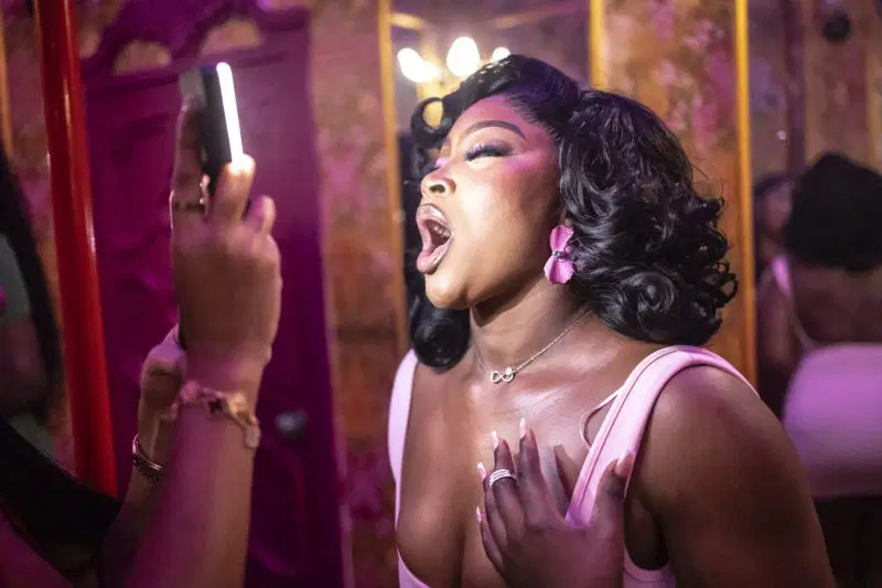 Nigeria: Rise of bathroom selfies in Nigerian nightclubs