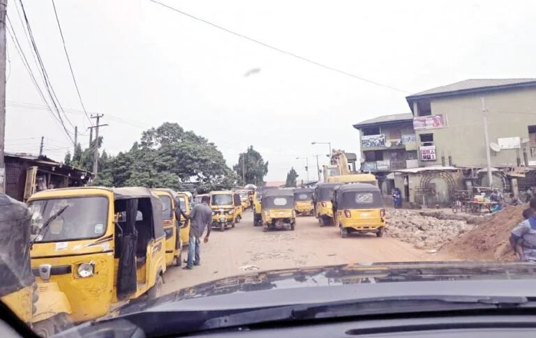 Nigeria: Residents seek help over abandoned Lagos road
