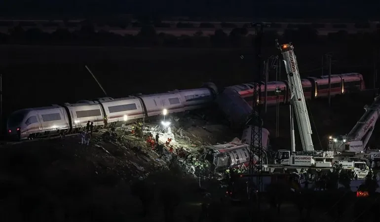Spain begins three days of mourning after train crash kills dozens